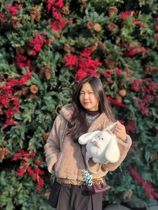 Actor Manh Truong's Daughter Grows into a Beautiful Young Teenager - image 3