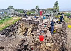 Mysterious Medieval Stone Head Discovered on Remote Island - image 2