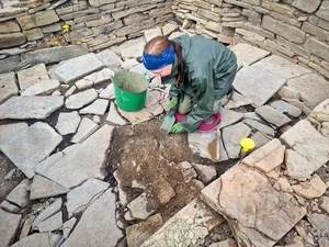 Mysterious Medieval Stone Head Discovered on Remote Island - image 4