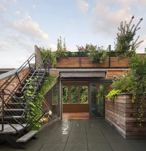 14 Space-Saving Outdoor Staircase Ideas for Narrow Urban Homes - image 14