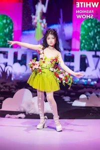 Child Model Minnie Cindy Steals the Show at White Fashion Show 2023 - image 0