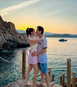 Celebrity Travel: Midu and Her Husband Explore the Vibrant Streets of Guangzhou - image 1