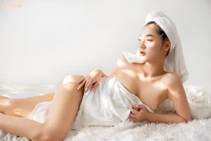 Thapani Meemungtham: The Radiant Beauty of Thai Fashion Modeling - image 13