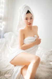 Thapani Meemungtham: The Radiant Beauty of Thai Fashion Modeling - image 49