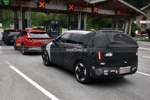 Next-Gen Hyundai Tucson Spotted: A Bold Shift to Boxy, Minimalist Design Language - image 3