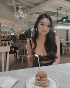 Flawless Aesthetic and Style of Instagram’s Favorite Vietnamese IT Girl - image 3