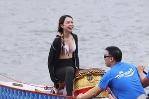 The Truth Behind the Ha Tinh Boat Racing Festival Fashion Controversy - image 0
