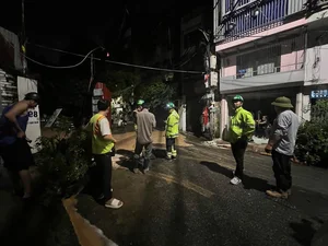 Emergency Incident: Close-up of the Nighttime Mud Eruption at Nui Truc - image 5