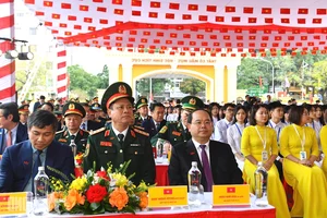 Vietnam and China Defense Ministers Visit Tran Phu School: A Symbolic Diplomatic Moment - image 8
