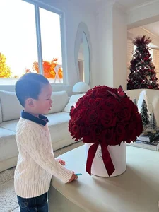 Miss Vietnam Pham Huong Brings Traditional Vietnamese Tet to Her American Villa - image 9