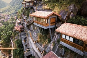 Exploring Wangxian Valley: The Fairy-Tale Cliffside Village in China - image 3