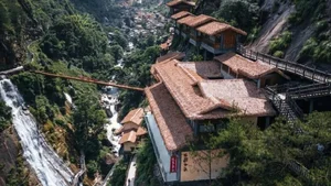 Exploring Wangxian Valley: The Fairy-Tale Cliffside Village in China - image 5