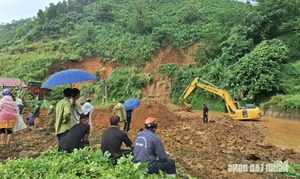 VIDEO: Landslide in Lao Cai Buries Six Members of a Single Family - image 0