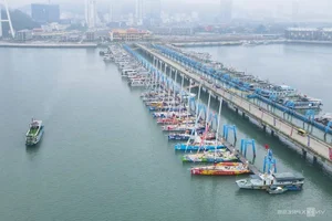 Clipper Round the World Yacht Race Arrives in Ha Long Bay Vietnam - image 4