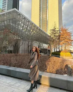 Inside the Luxurious Lifestyle of Le Khanh Chi: Le Cong Vinh’s Sister Stuns in South Korea Travel Photos - image 1