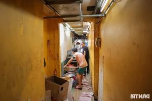 Hanoi's Famous Donut Shop: Earning 50 Million VND Daily Through Tradition - image 6