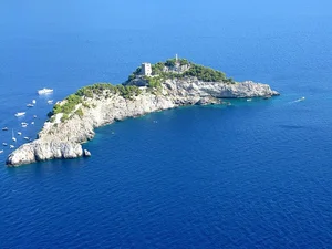 Li Galli: The Enchanting Dolphin-Shaped Island of Italy - image 3