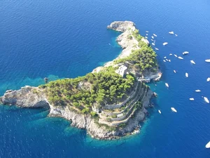 Li Galli: The Enchanting Dolphin-Shaped Island of Italy - image 0