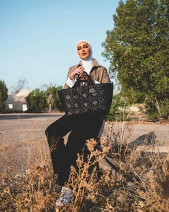 Top Beauties Flaunt Luxury Quilted Leather Handbags Worth Thousands - image 9