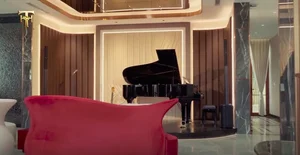 Inside the Spectacular 300 Billion VND Mansion of Artist Viet Huong - image 2
