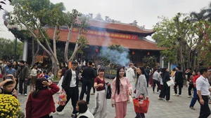 Discovering the Spiritual Appeal of Tranh Temple in Hai Duong - image 7