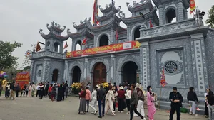 Discovering the Spiritual Appeal of Tranh Temple in Hai Duong - image 4