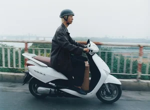 Lemaire Spring Summer 2024: How Vietnamese Motorcycle Culture Inspired French High Fashion - image 5