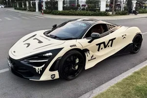 Rare McLaren 720S Supercar Spotted on the Streets of Hanoi - image 5