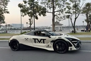 Rare McLaren 720S Supercar Spotted on the Streets of Hanoi - image 8