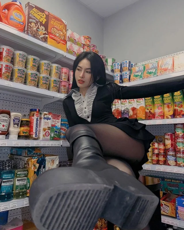 Stunning Convenience Store Photoshoot of Viral Dancer Drives Fans Crazy