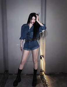 Stunning Convenience Store Photoshoot of Viral Dancer Drives Fans Crazy - image 8