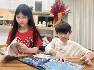Inside the Perfect Family Life of Vietnamese Celebrities Ly Hai and Minh Ha - image 5