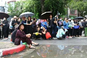 Chinese Delegation Pays Respects to Late General Secretary Nguyen Phu Trong - image 1