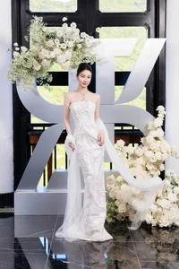Miss Universe Vietnam Khanh Van Reveals Fiancé in Heartwarming Celebration - image 11
