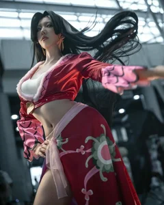 Impressive One Piece Cosplay Gallery - image 13