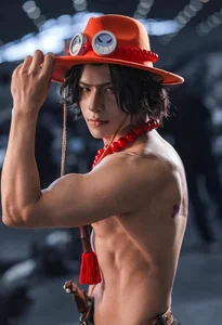 Impressive One Piece Cosplay Gallery - image 34