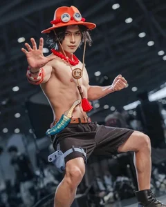 Impressive One Piece Cosplay Gallery - image 0