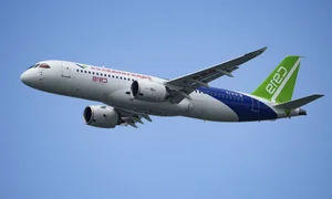 Spectacular Aerial Displays and Next-Gen Jets Shine at Singapore Airshow 2024 - image 7
