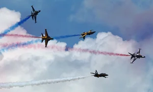 Spectacular Aerial Displays and Next-Gen Jets Shine at Singapore Airshow 2024 - image 2