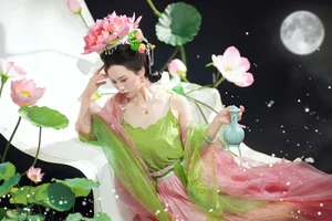 YiTuYu Art Language Vol.9847: Urban Style and Grace with Han Han Ting - image 0