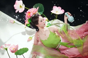 YiTuYu Art Language Vol.9847: Urban Style and Grace with Han Han Ting - image 9
