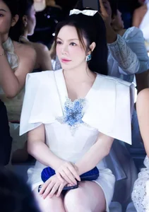 Ly Nha Ky's Secret to Youthful Elegance Through Fashion - image 2