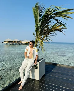 YouTuber Khoa Pug Confidently Compares Height with Miss World Vietnam Luong Thuy Linh in Viral Encounter - image 8