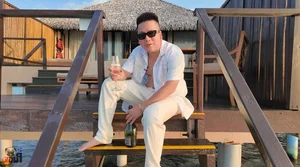 YouTuber Khoa Pug Confidently Compares Height with Miss World Vietnam Luong Thuy Linh in Viral Encounter - image 5