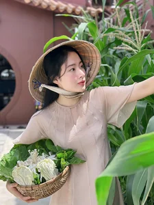 Vietnamese Actress Angela Phuong Trinh Debuts Bold Pixie Cut and Muscular Physique - image 3
