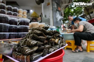 Dragon Boat Festival Economics: Floral Offerings and Rising Cake Prices - image 11