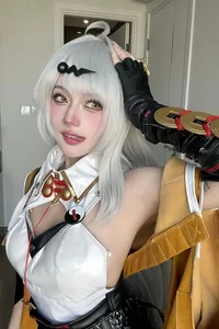 The Rise of Ha Vi: A Deep Dive into the Profile of a Stunning Cosplayer - image 7