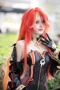 The Rise of Ha Vi: A Deep Dive into the Profile of a Stunning Cosplayer - image 4