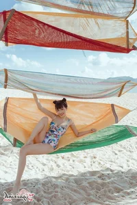 DJ Trang Moon: Blending High-Energy Beats with Sensational Summer Fashion - image 0