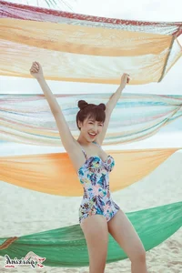 DJ Trang Moon: Blending High-Energy Beats with Sensational Summer Fashion - image 11